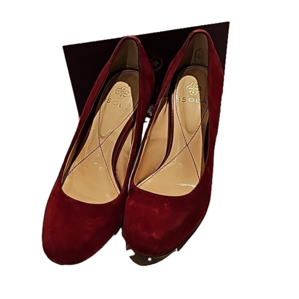 Isola Eleni red hot suede pump 5.5 good conditon
